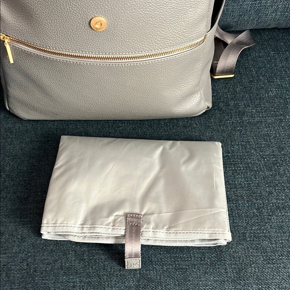 Freshly Picked Classic Diaper Bag - Picture 4 of 5